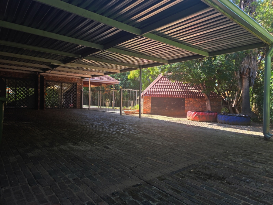 4 Bedroom Property for Sale in Van Der Hoff Park North West